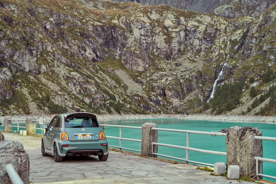  Abarth 695 70° Anniversario (312) 2019 года  (WW) (фото 32 из 70)